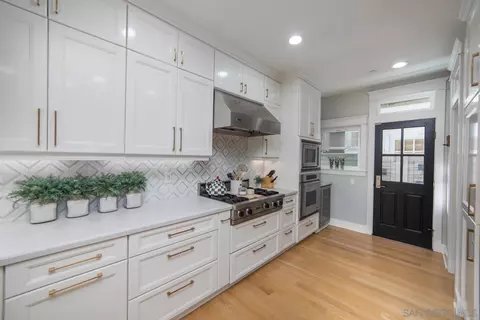 717 G Ave, Coronado, CA 92118 photo 10