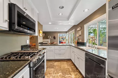 Kitchen - 1815 Hawk View Dr, Encinitas, CA 92024 photo 2 of 4