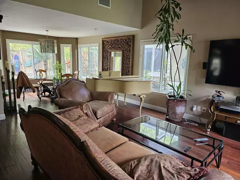 Living - 1815 Hawk View Dr, Encinitas, CA 92024 photo 2 of 5