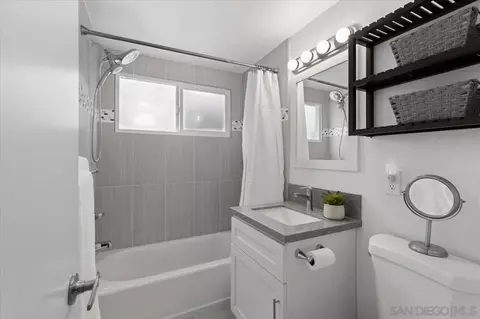 Bath - 14050 Halper Rd, Poway, CA 92064 photo 4 of 4