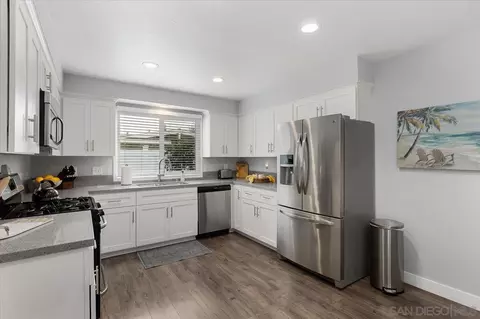 Kitchen - 14050 Halper Rd, Poway, CA 92064 photo 3 of 3