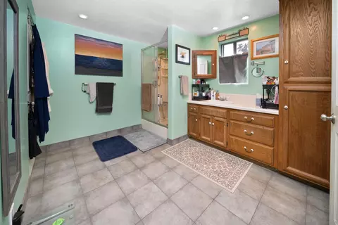 Bath - 13104 Julian Ave, Lakeside, CA 92040 photo 1 of 2