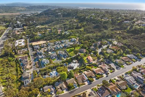 View/Area - 1441 Peachwood Dr, Encinitas, CA 92024 photo 11 of 13
