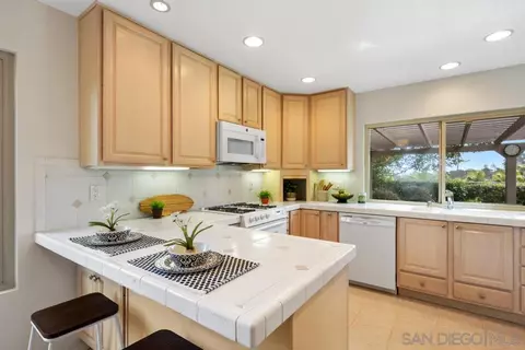 Kitchen - 1441 Peachwood Dr, Encinitas, CA 92024 photo 2 of 5