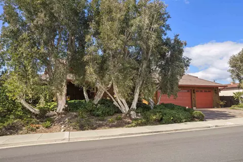 8010 Eastridge Dr, La Mesa, CA 91941