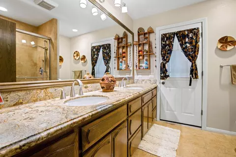 Bath - 8010 Eastridge Dr, La Mesa, CA 91941 photo 2 of 6