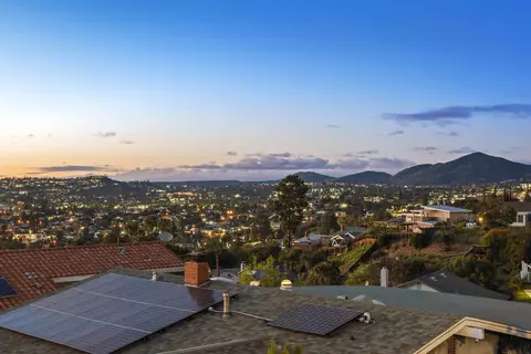 View/Area - 8010 Eastridge Dr, La Mesa, CA 91941 photo 5 of 10
