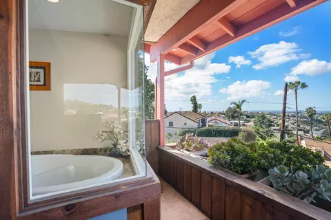 Bath - 8010 Eastridge Dr, La Mesa, CA 91941 photo 6 of 6