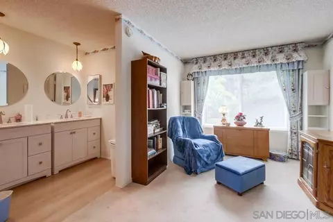 Bath - 1517 Bathurst Pl, El Cajon, CA 92020 photo 2 of 4