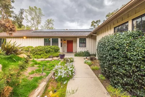 Exterior - 12443 Lemon Crest Dr, Lakeside, CA 92040 photo 4 of 17