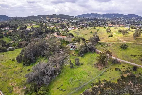 View/Area - 12443 Lemon Crest Dr, Lakeside, CA 92040 photo 7 of 10