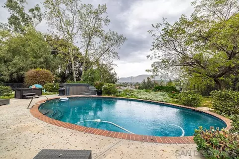 Exterior - 12443 Lemon Crest Dr, Lakeside, CA 92040 photo 9 of 17