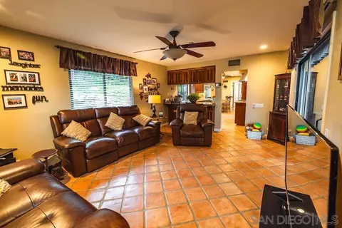 Living - 12443 Lemon Crest Dr, Lakeside, CA 92040 photo 3 of 4