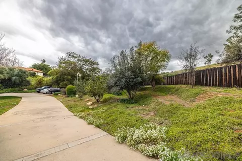 Exterior - 12443 Lemon Crest Dr, Lakeside, CA 92040 photo 11 of 17