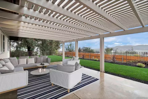 2796 Windmill View Rd, El Cajon, CA 92020
