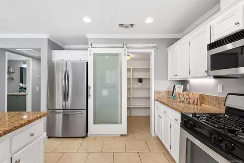 Kitchen - 1010 Longfellow, Oceanside, CA 92057 photo 3 of 3