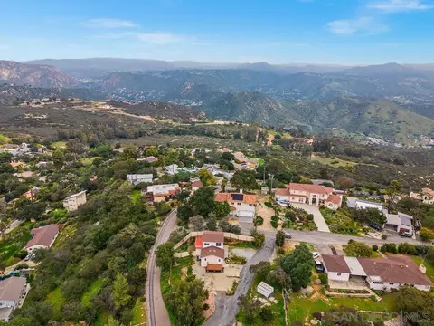 300 Highline Trl, El Cajon, CA 92021 photo 46