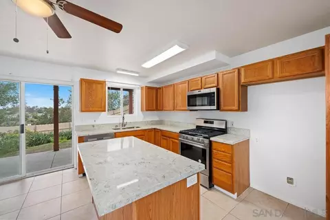 300 Highline Trl, El Cajon, CA 92021 photo 8