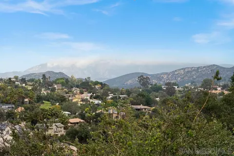 300 Highline Trl, El Cajon, CA 92021 photo 33