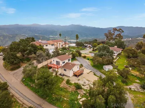 300 Highline Trl, El Cajon, CA 92021 photo 2