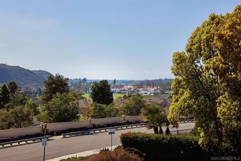 View/Area - 2905 Sondra Ct, Carlsbad, CA 92009 photo 3 of 17