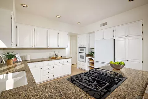Kitchen - 2905 Sondra Ct, Carlsbad, CA 92009 photo 4 of 4