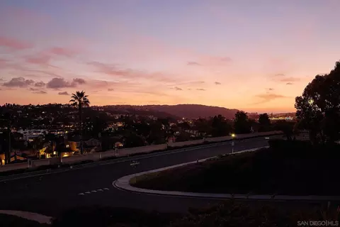 View/Area - 2905 Sondra Ct, Carlsbad, CA 92009 photo 6 of 17