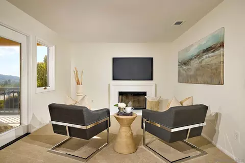 Living - 2905 Sondra Ct, Carlsbad, CA 92009 photo 4 of 4