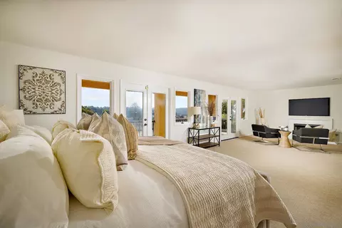 Bedroom - 2905 Sondra Ct, Carlsbad, CA 92009 photo 2 of 2