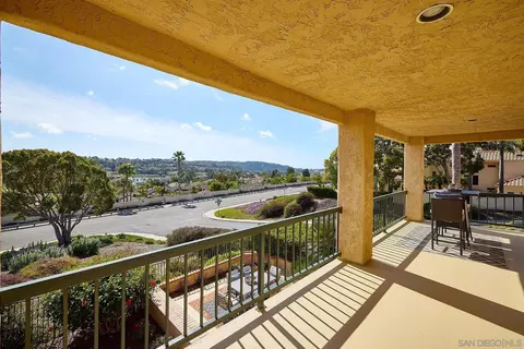 Exterior - 2905 Sondra Ct, Carlsbad, CA 92009 photo 4 of 15