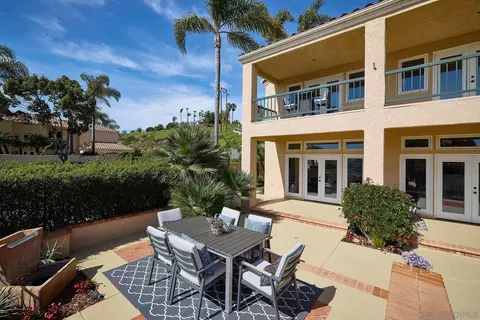 Exterior - 2905 Sondra Ct, Carlsbad, CA 92009 photo 14 of 15