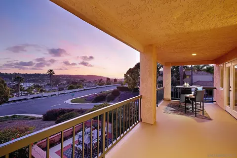 Exterior - 2905 Sondra Ct, Carlsbad, CA 92009 photo 7 of 15