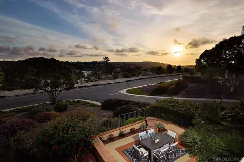 View/Area - 2905 Sondra Ct, Carlsbad, CA 92009 photo 5 of 17