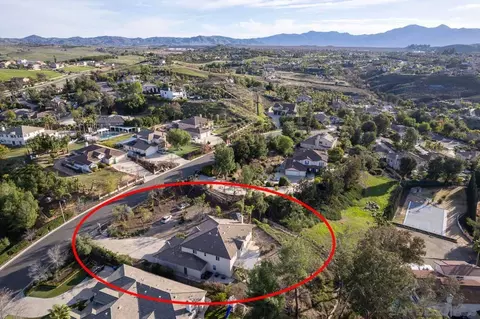 View/Area - 16579 Weeping Willow Dr, Riverside, CA 92503 photo 13 of 16