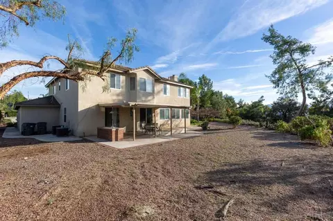 Exterior - 16579 Weeping Willow Dr, Riverside, CA 92503 photo 10 of 11