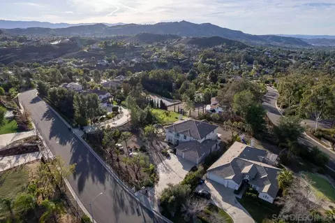 View/Area - 16579 Weeping Willow Dr, Riverside, CA 92503 photo 12 of 16