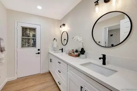Bath - 11519 Alpine Ln, Lakeside, CA 92040 photo 2 of 5