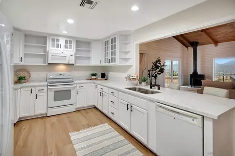 Kitchen - 11519 Alpine Ln, Lakeside, CA 92040 photo 1 of 5
