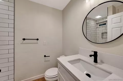 Bath - 11519 Alpine Ln, Lakeside, CA 92040 photo 4 of 5