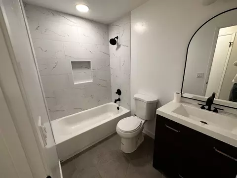 Bath - 12733 Mcferon Rd, Poway, CA 92064 photo 3 of 8