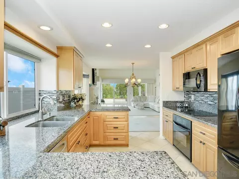 5014 Mycenae Way, Oceanside, CA 92056 photo 7