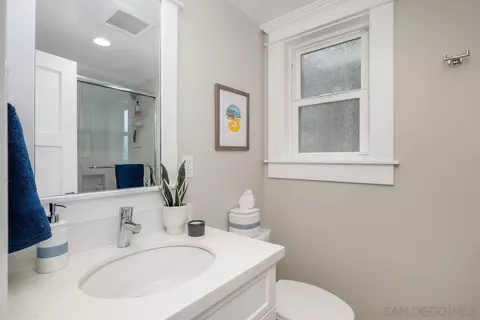 Bath - 732 Olive Ave, Coronado, CA 92118 photo 3 of 5
