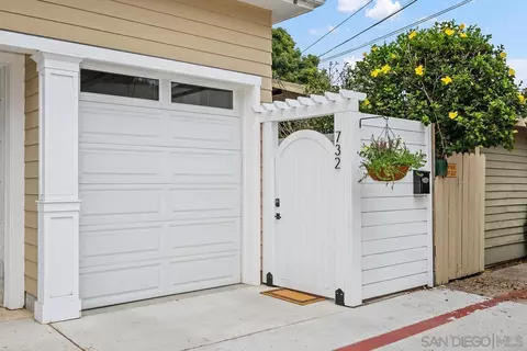 Exterior - 732 Olive Ave, Coronado, CA 92118 photo 1 of 7