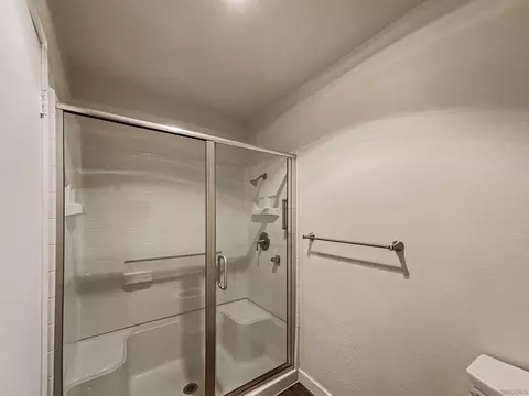Bath - 13754 Sycamore Tree Ln, Poway, CA 92064 photo 4 of 4
