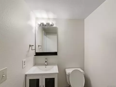 Bath - 13754 Sycamore Tree Ln, Poway, CA 92064 photo 1 of 4