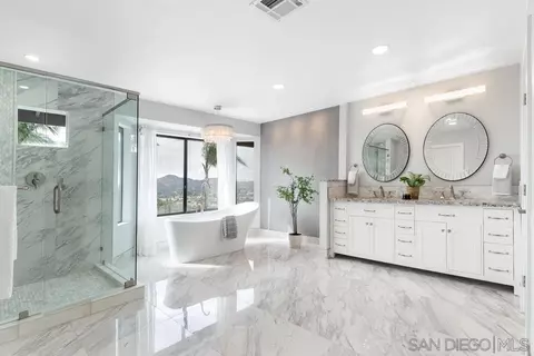 Bath - 14564 Cedar Ridge Ct, Poway, CA 92064 photo 3 of 5