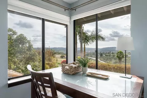 Dining - 14564 Cedar Ridge Ct, Poway, CA 92064 photo 3 of 3