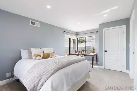 Bedroom - 14564 Cedar Ridge Ct, Poway, CA 92064 photo 1 of 5