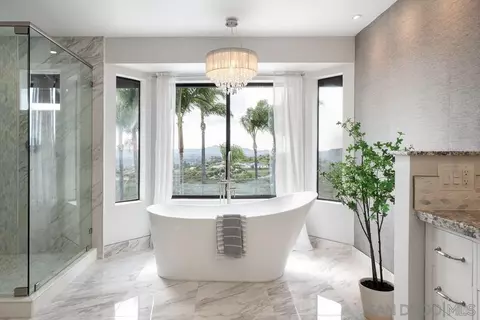 Bath - 14564 Cedar Ridge Ct, Poway, CA 92064 photo 5 of 5