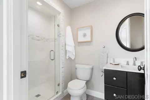 Bath - 14564 Cedar Ridge Ct, Poway, CA 92064 photo 2 of 5